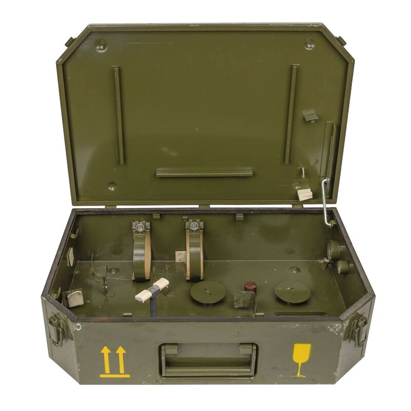 Czech Army Metal Medical Box | SPIRETA-V image number 9